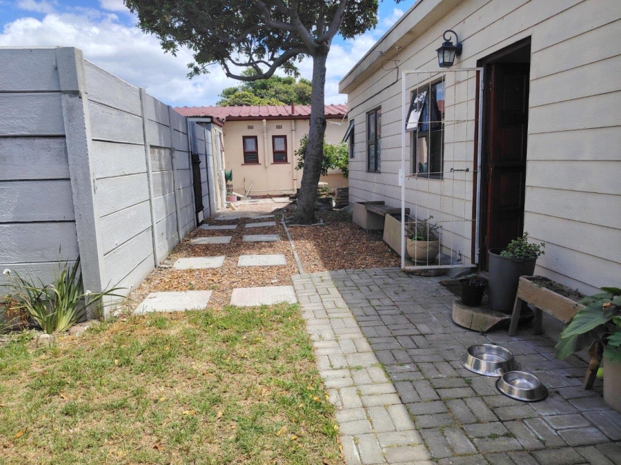 2 Bedroom Property for Sale in Sanddrift Western Cape